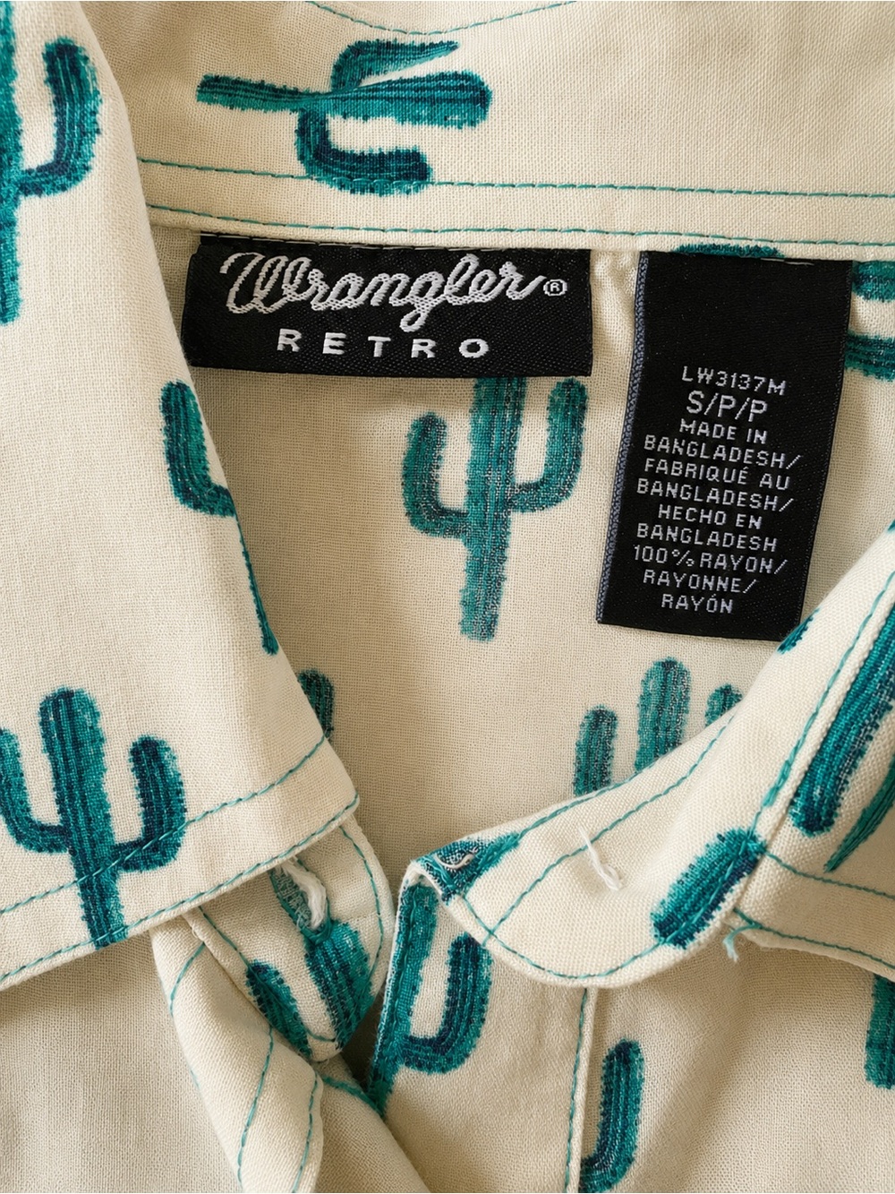 WRANGLER RETRO Woman’s Cactus Print Western Pearl Snap Shirt - Picture 4 of 5